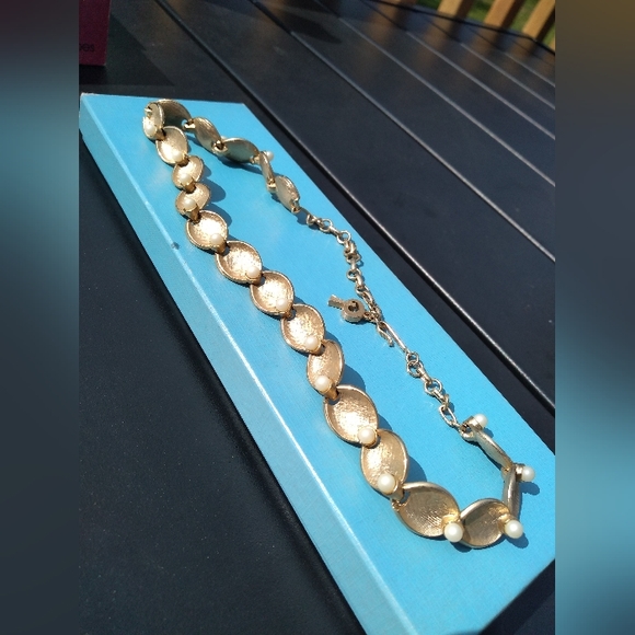 Vintage Puccini Gold Tone Necklace with Faux Pearl Accents, Mid-Century … - Picture 5 of 11